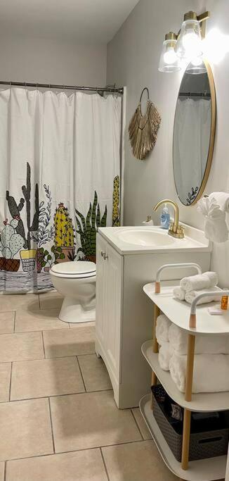 Love This Weho Gem Apartment Нашвил Екстериор снимка